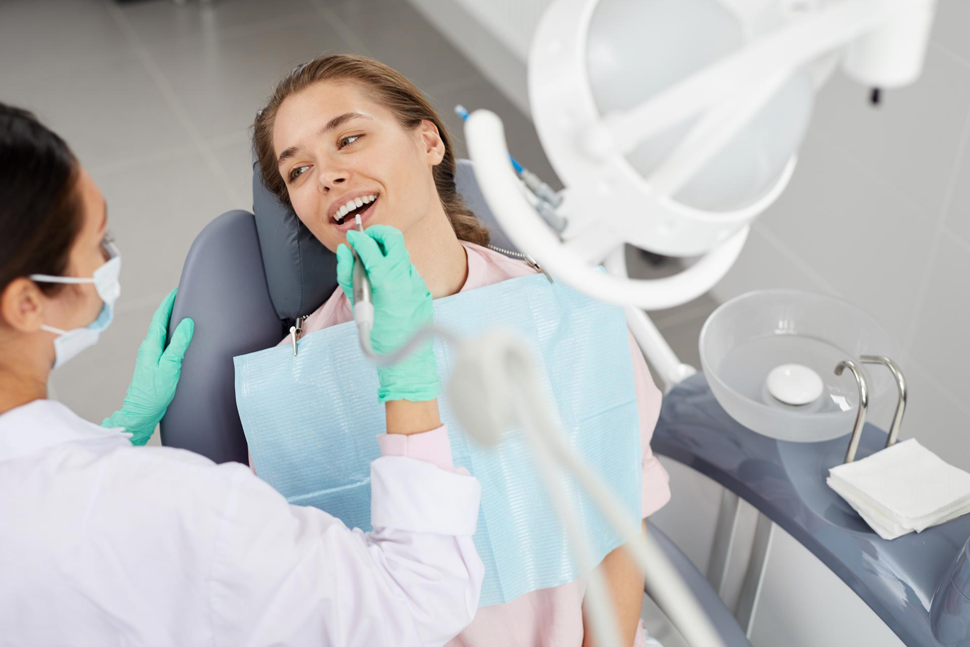 young-woman-at-dental-exam-3XD85GH.jpg young-woman-at-dental-exam-3XD85GH.jpg